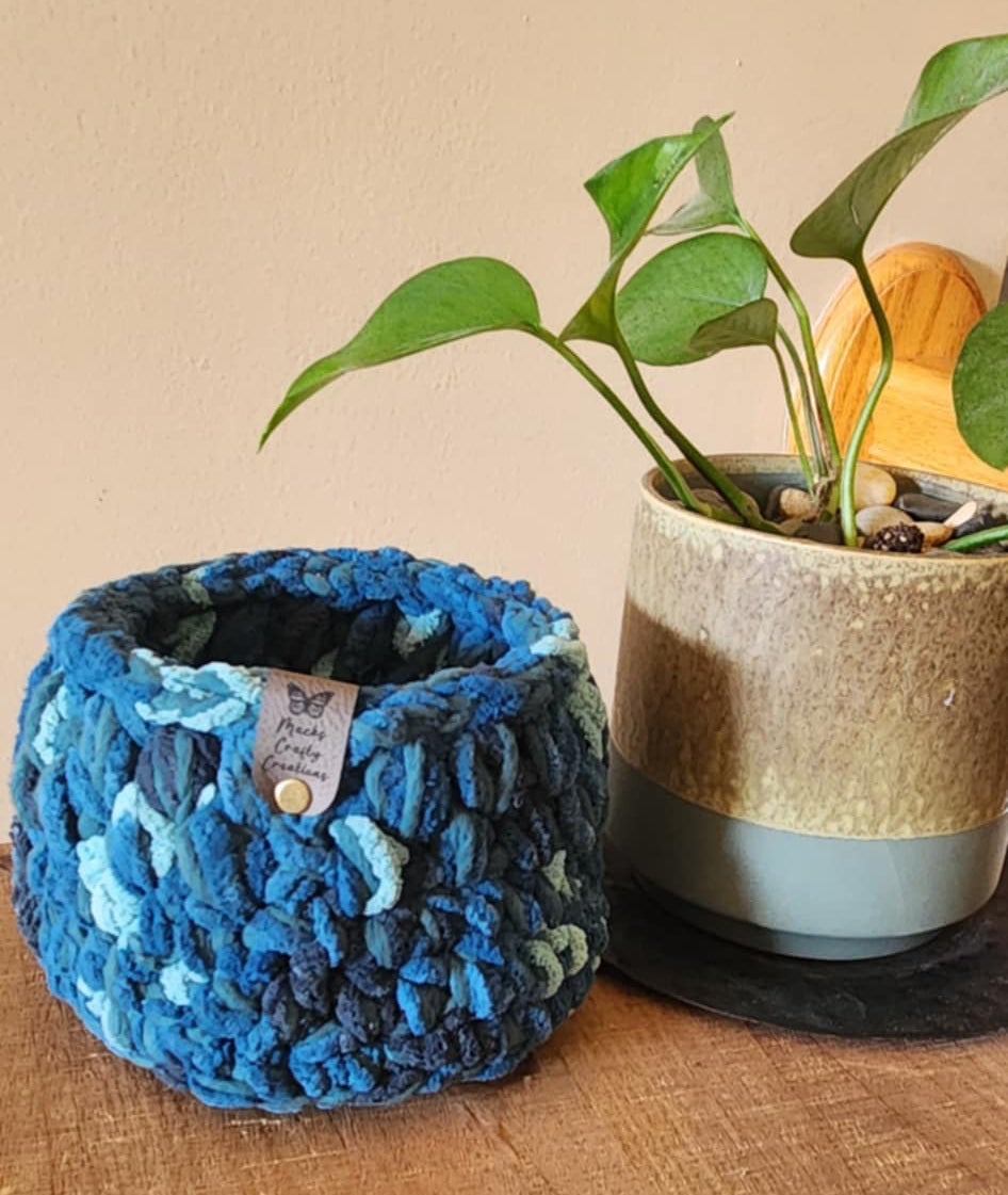 Anna Maria: Crocheted Storage Basket