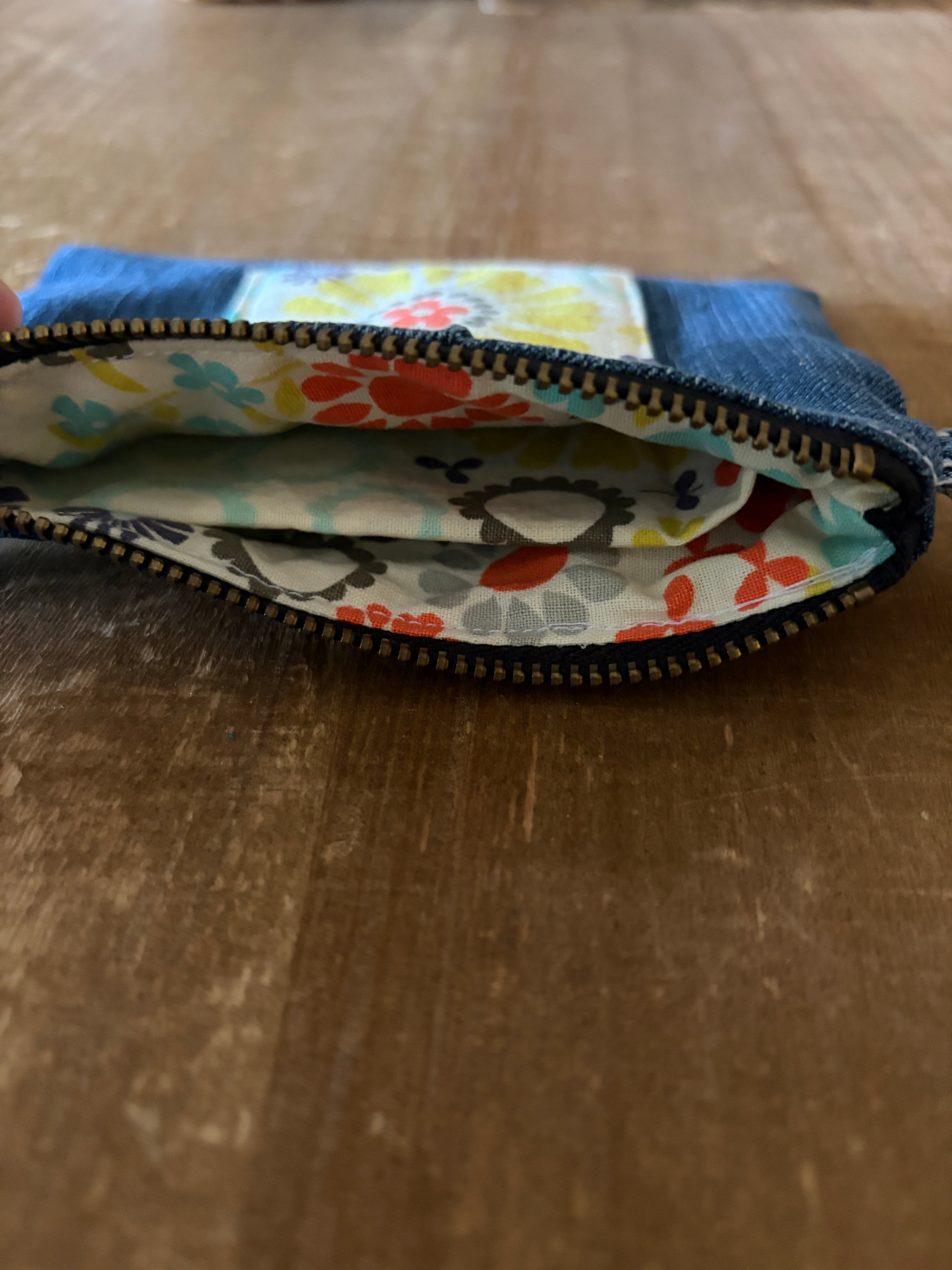 Riley: Zipper Pouch