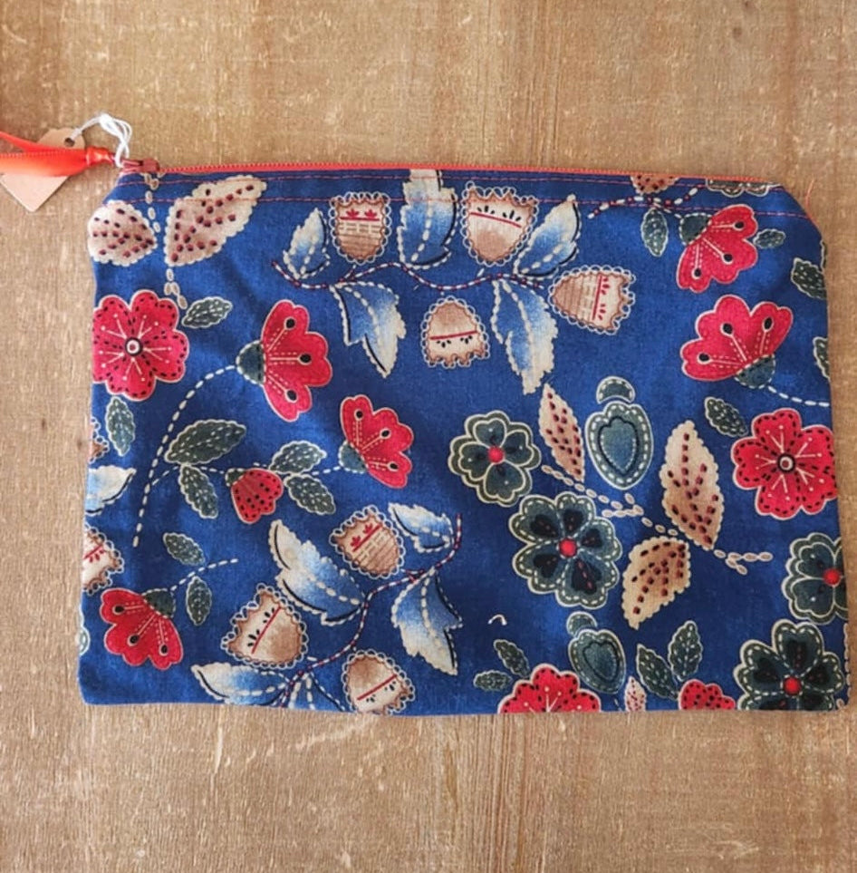 Isabel: Cosmetic Bag