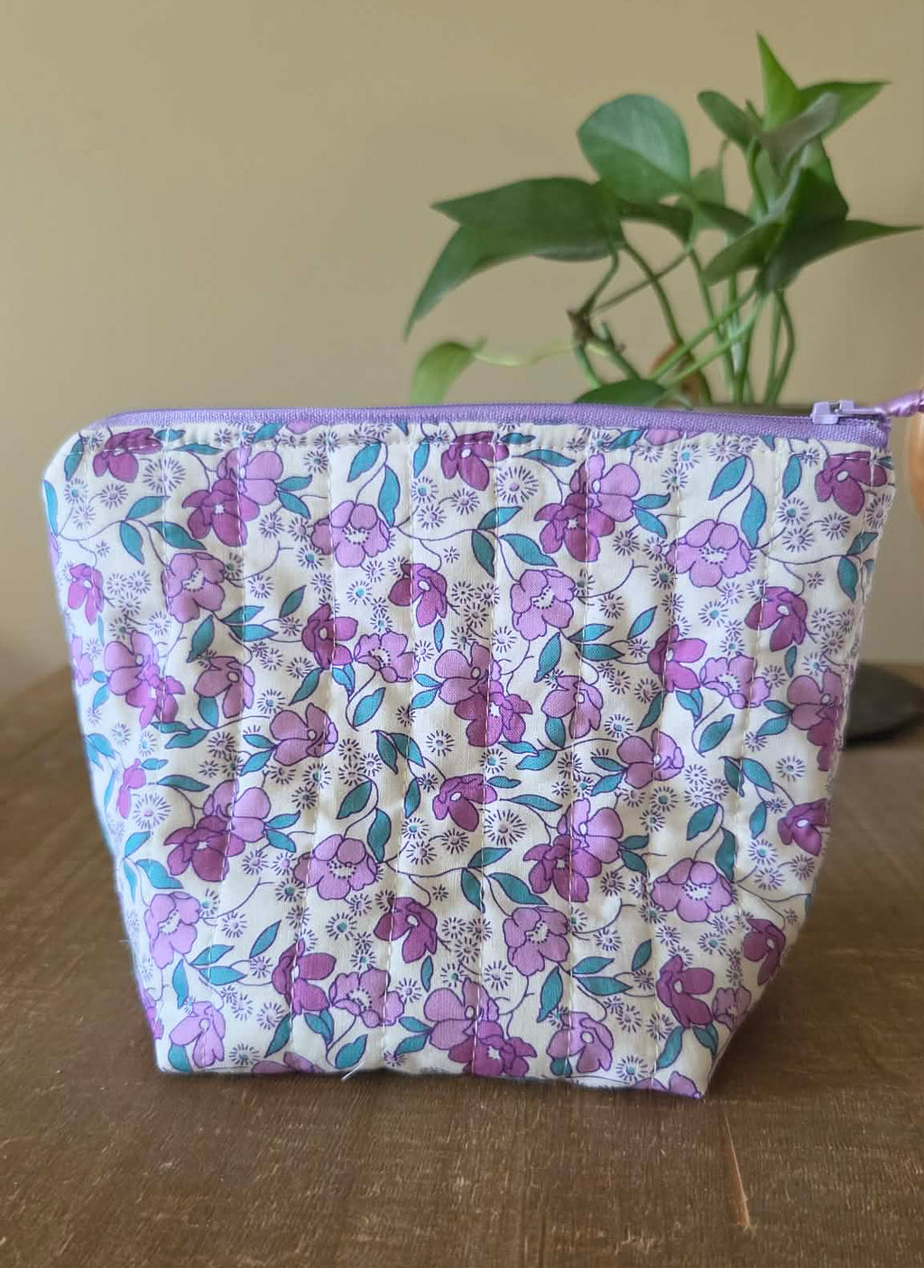 Daniella: Cosmetic Bag